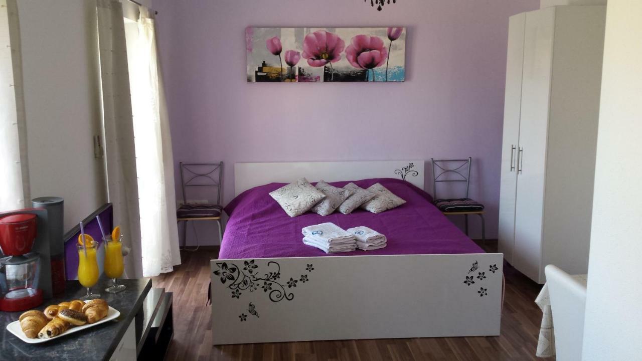 Apartments Lavanda Biograd Na Moru Buitenkant foto